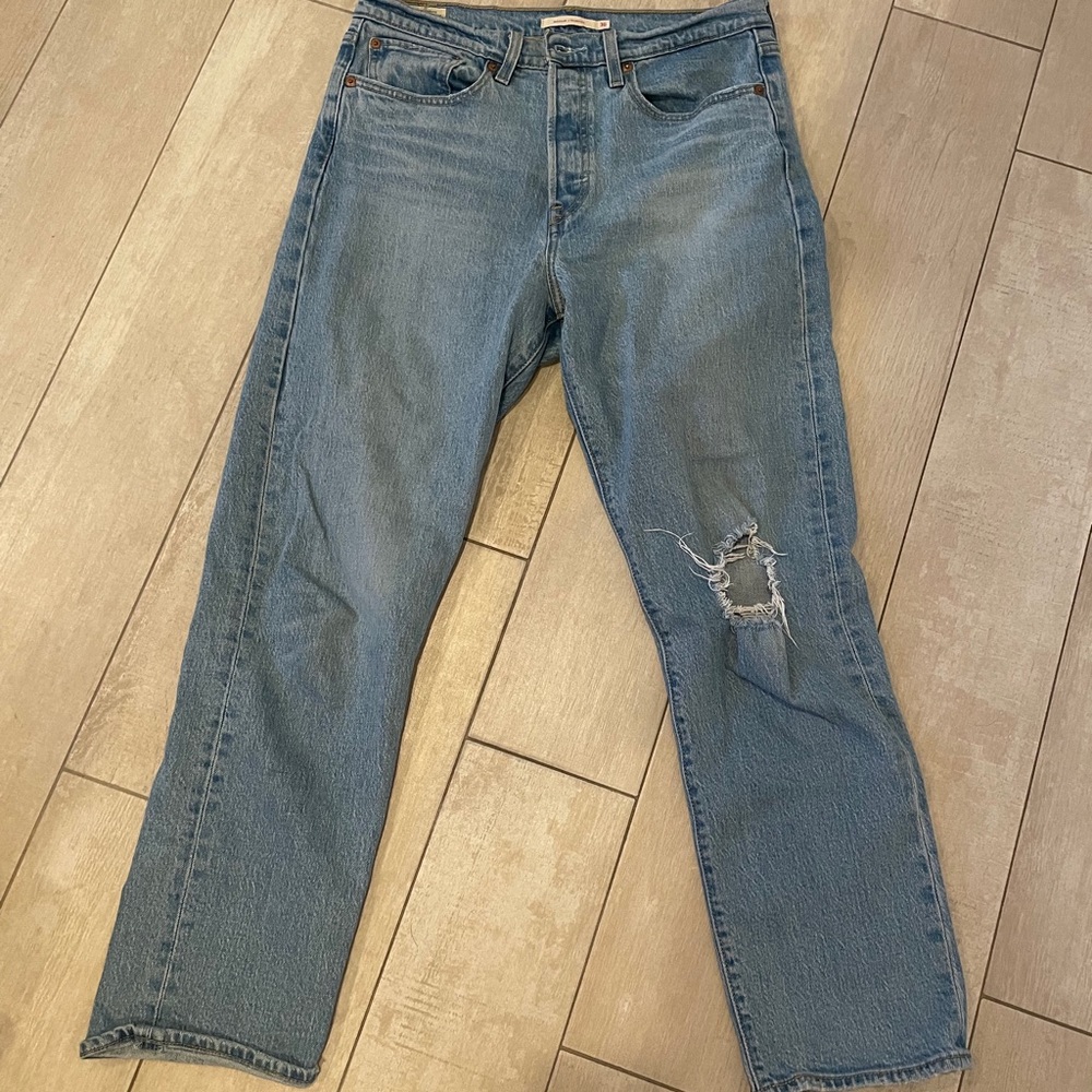 Levi’s Wedgie Straight Jeans (light wash)